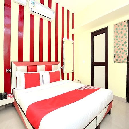 Oyo 12038 Hotel Alishan Csandígarh Kültér fotó