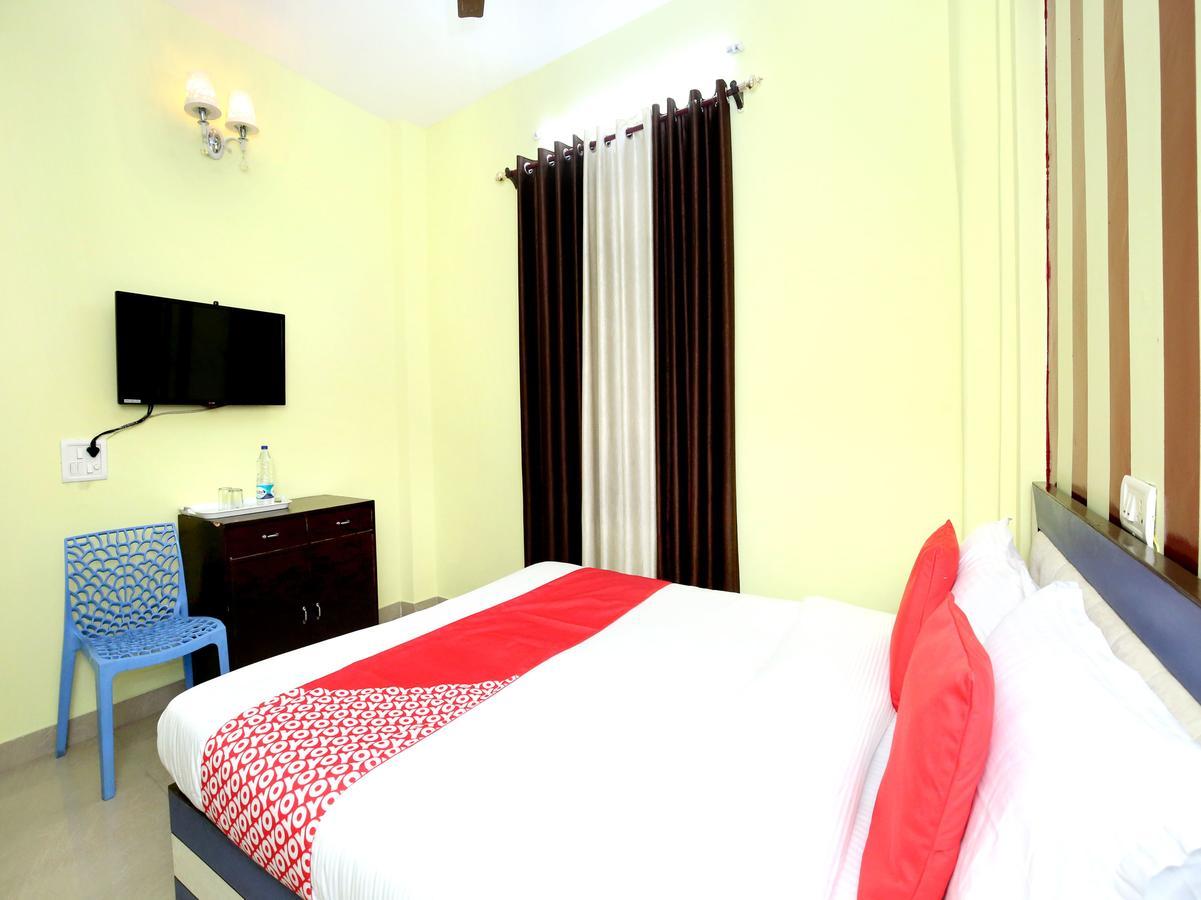 Oyo 12038 Hotel Alishan Csandígarh Kültér fotó